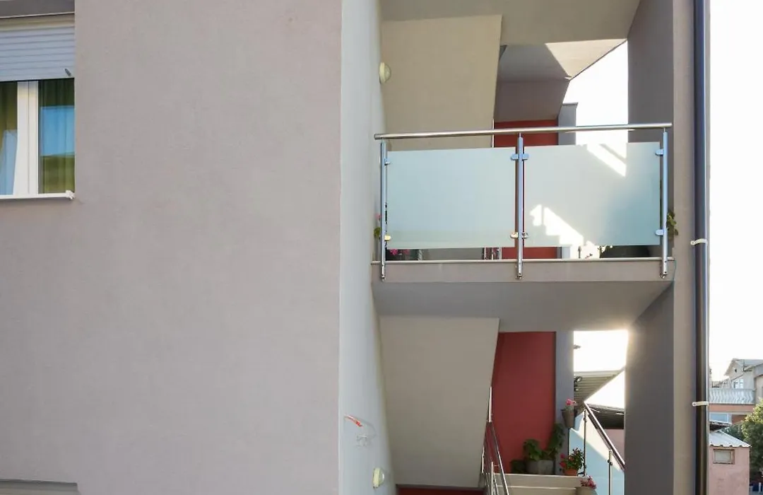 Apartments And Rooms With Parking Space Grebastica, Sibenik - 17831-1