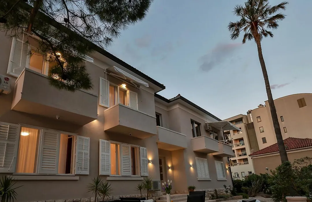 Beachfront Deluxe B&B-1