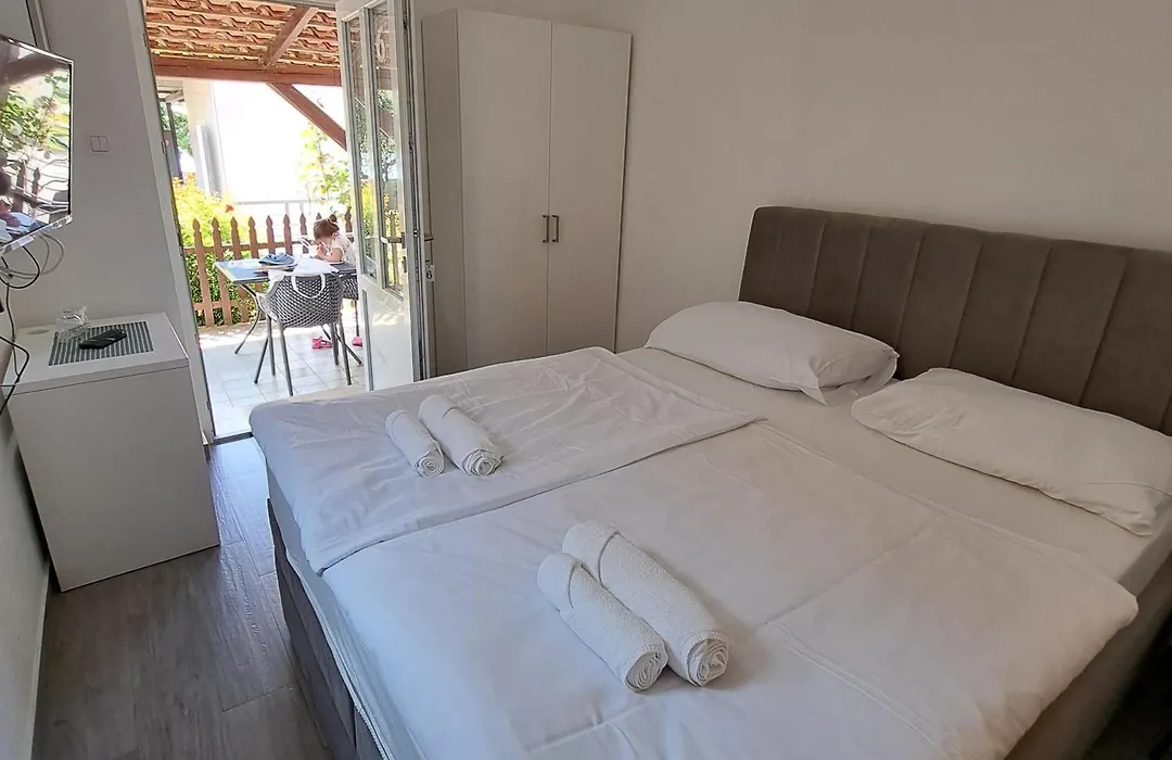Guest House Nina-1