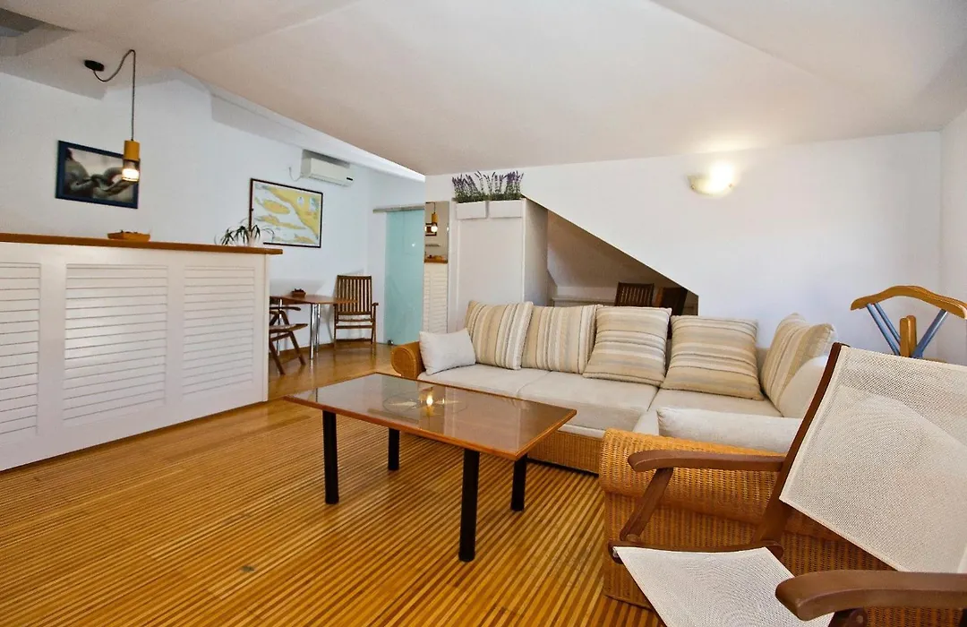 Apartment Plaza-1