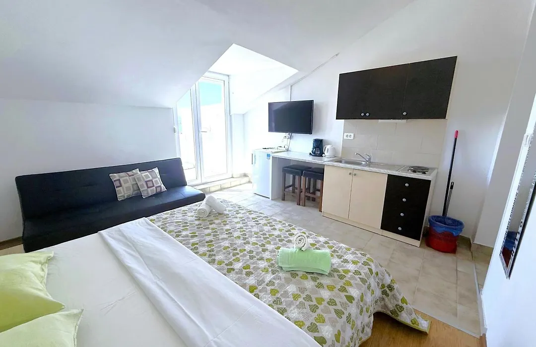 Guesthouse Cecilia-1