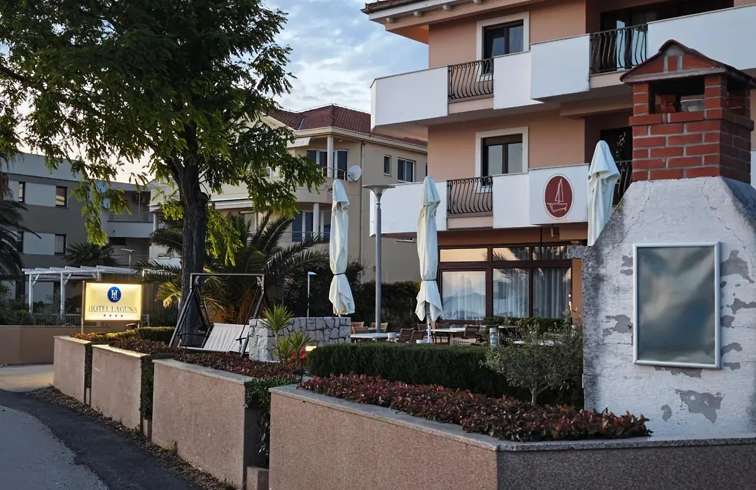 Hotel Laguna-1