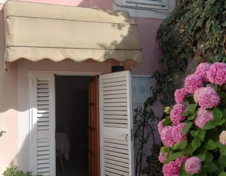 Fisherman'S Guest House Galeb-1