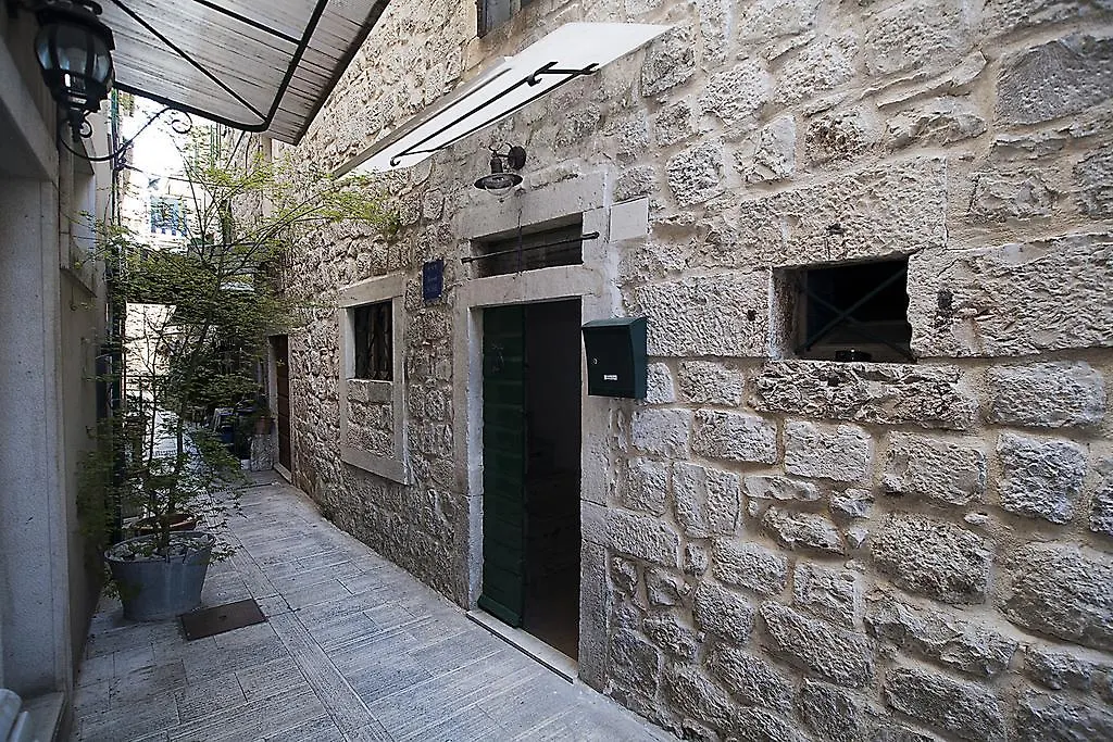 Rooms Livia-1