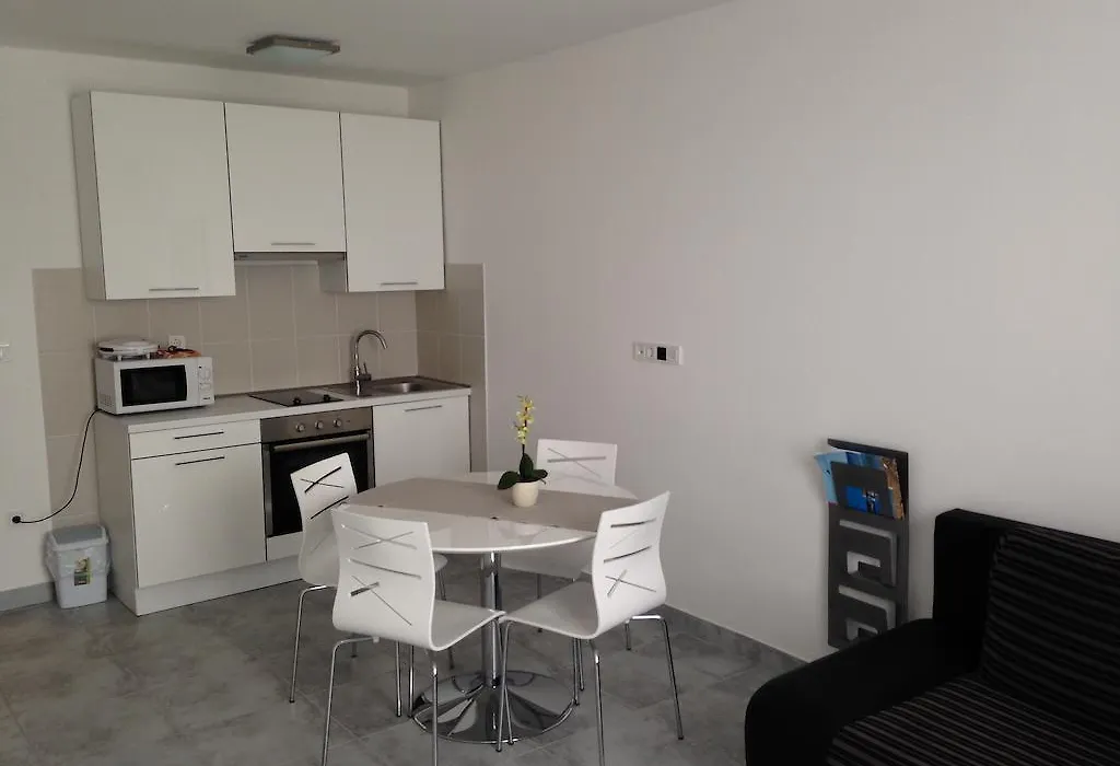 Apartments & Rooms Club Vala-1