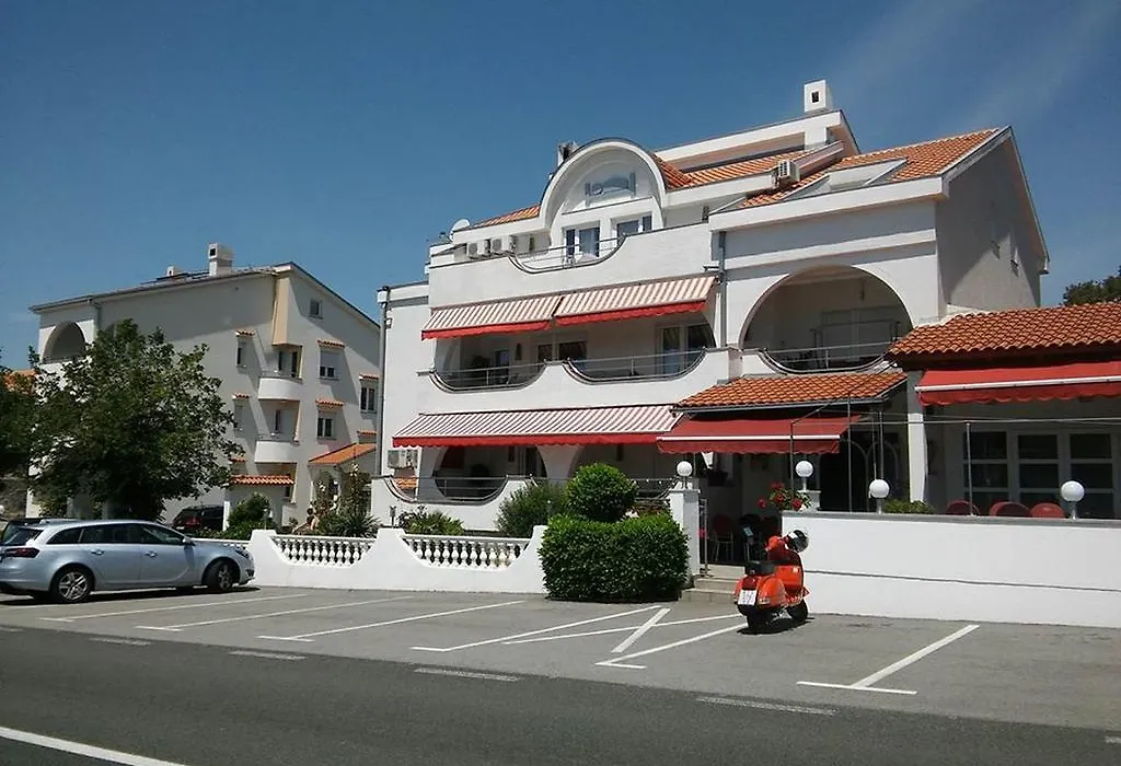 Garfild Guest House-1