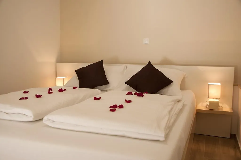 Guest House Bulevar-1