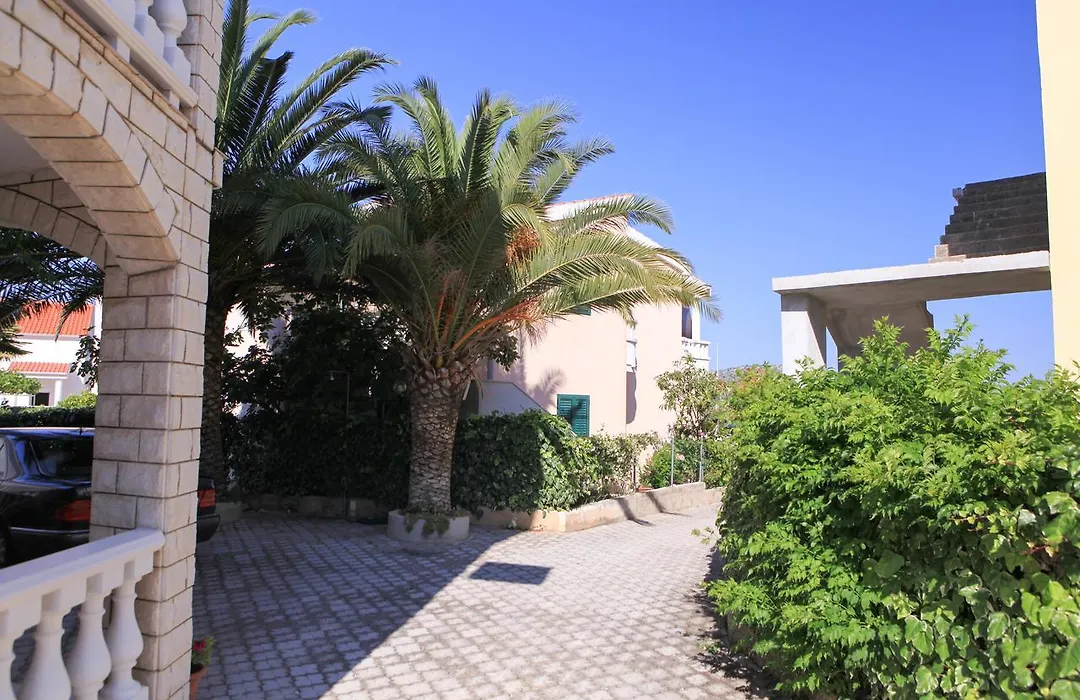 Apartments Lola-1
