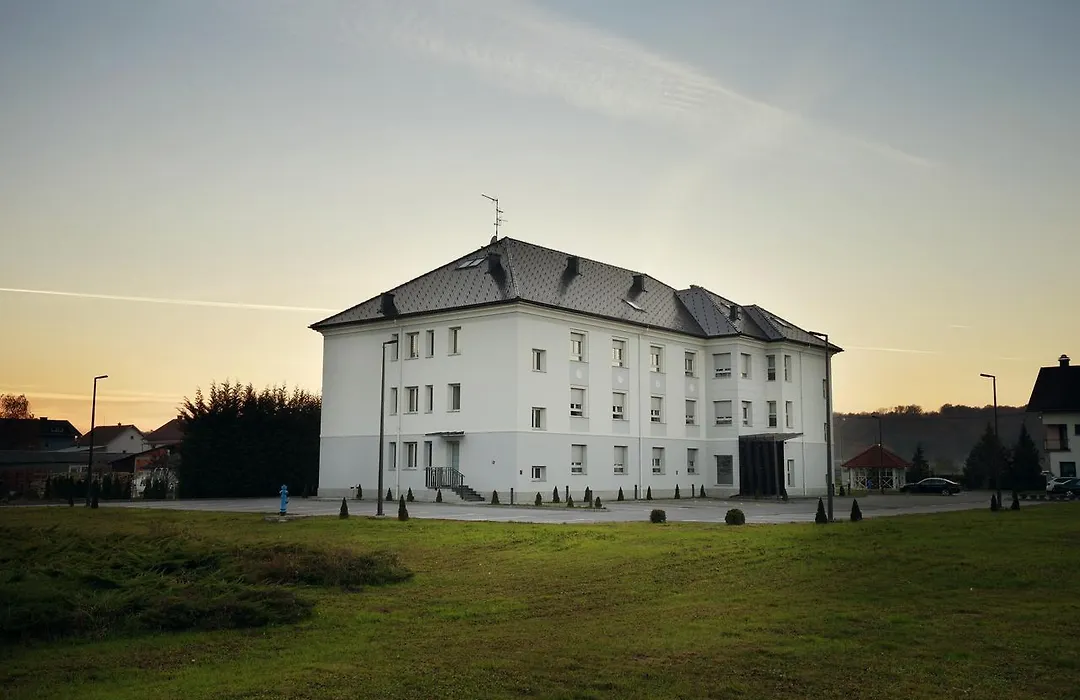 Hotel Raca-1