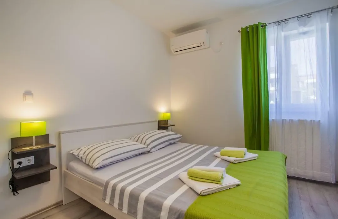 Room Elelina-1