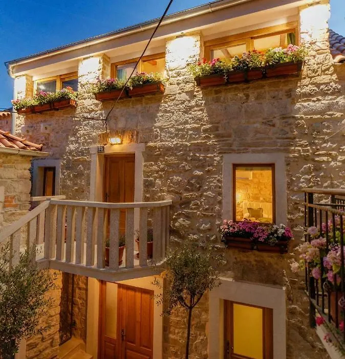 Stone House Luxury Rooms-1