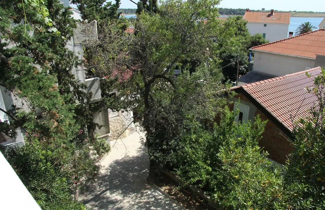 Bed & Breakfast Novalja Inn-1