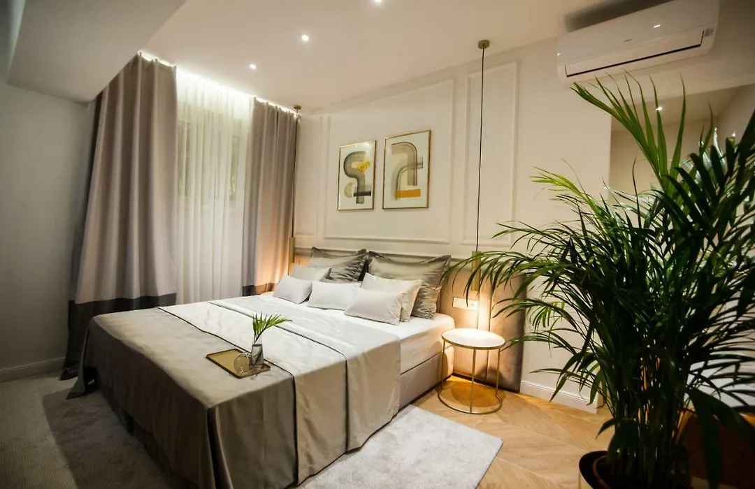 Club 5 Boutique Rooms-1