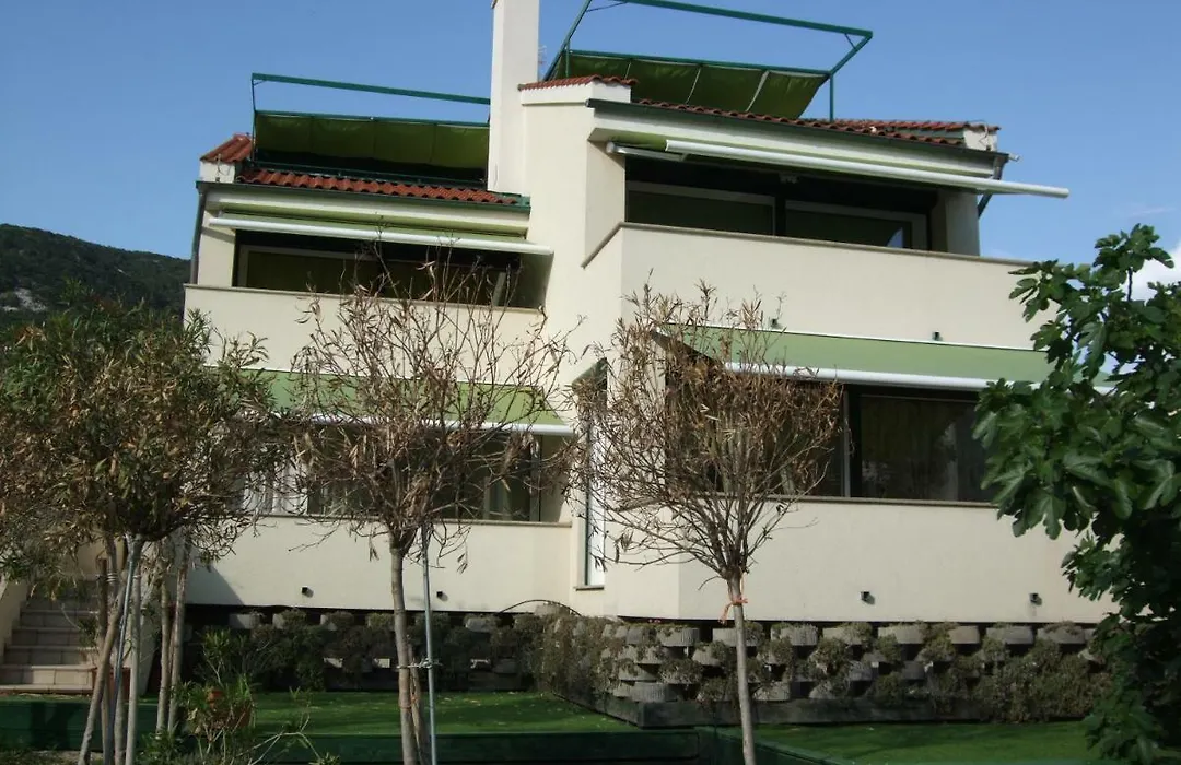 Apartments & Rooms Ddd2-1