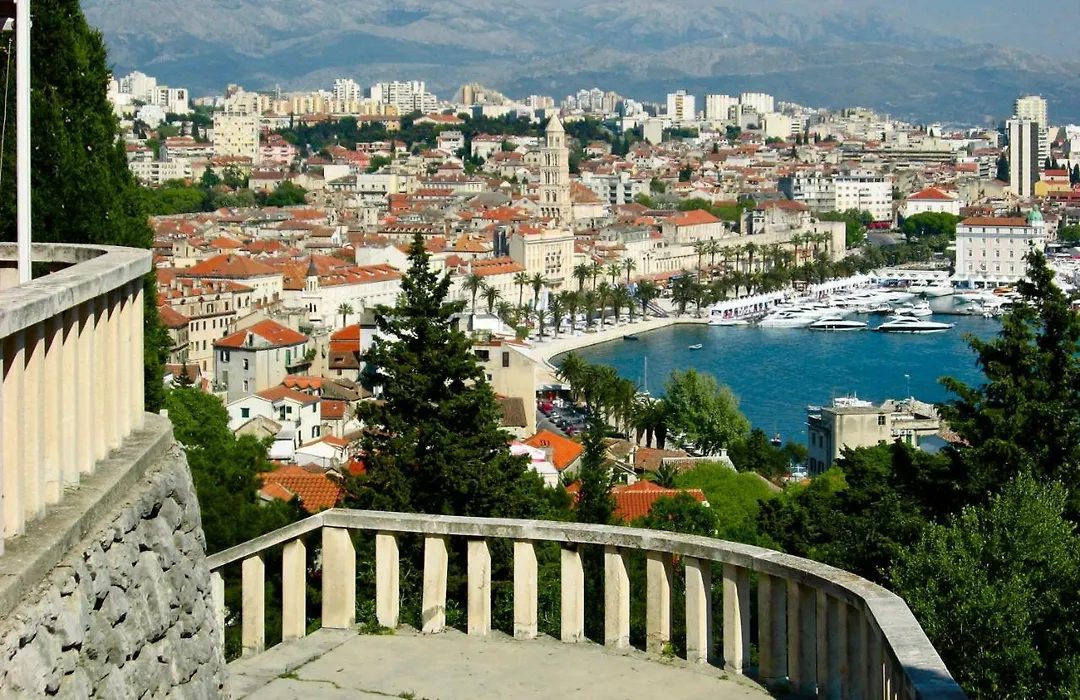 Single Rooms In The Heart Of Split-1