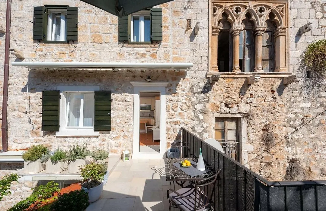 Hektorovic House-1