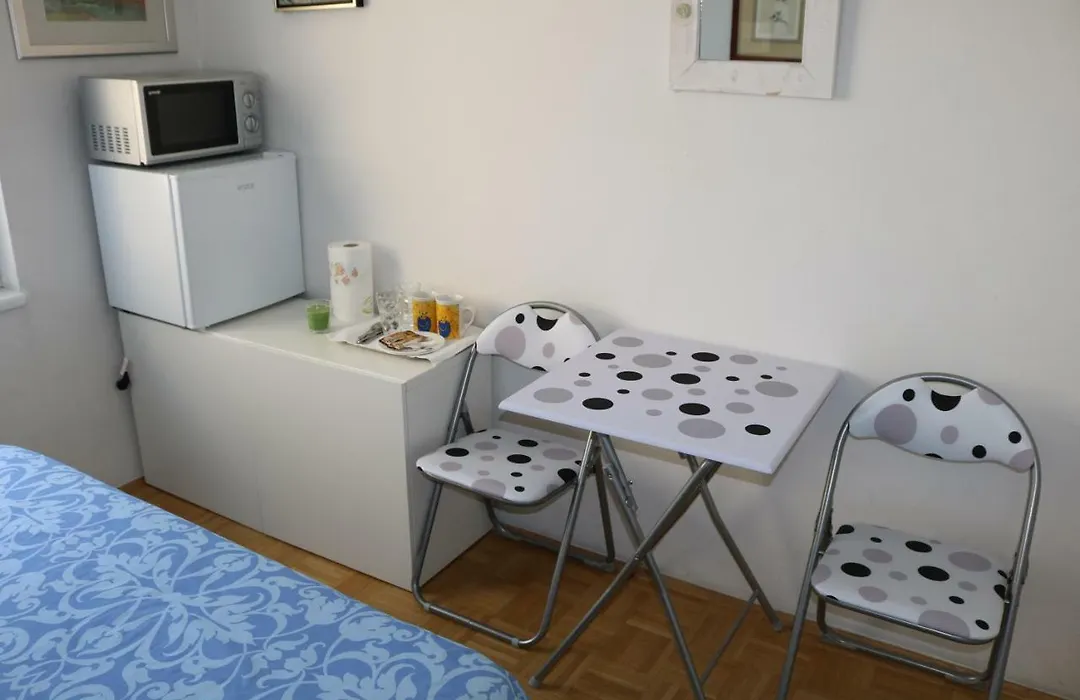Rooms Vukovarska-1