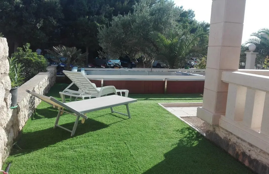 Guesthouse Villa Jurisic-1
