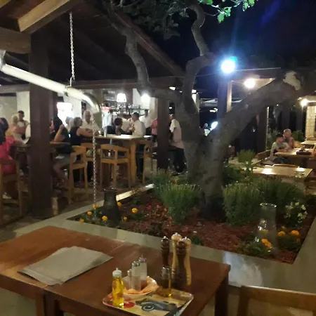 Hotel Smokva Pag-3