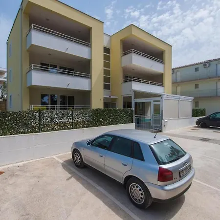 Apartments Villa Ema-3