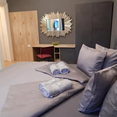 Gold Rooms And Suite-2