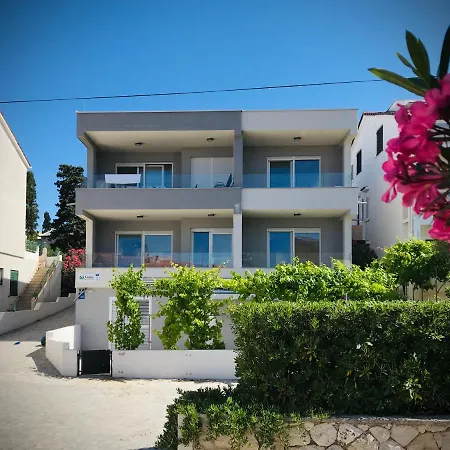 Apartments Luna-3