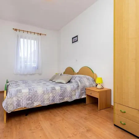 Apartments Sersic-3