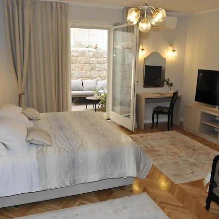 Merla Luxury Rooms-3