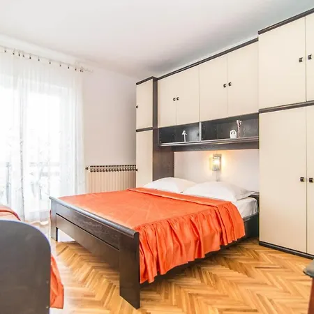Apartments Valentic 1304-3