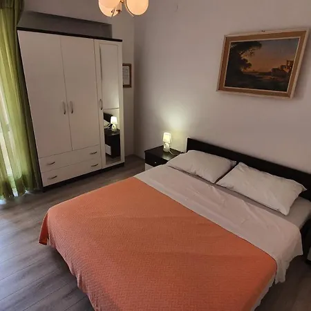 Double Rooms With Terrace Tomica-3