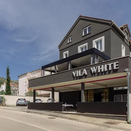 Vila White-3