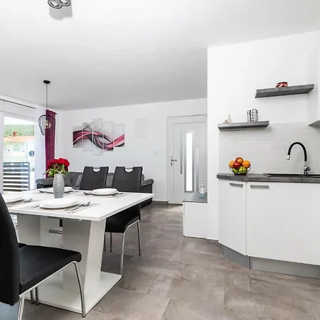 Apartman Bura-2
