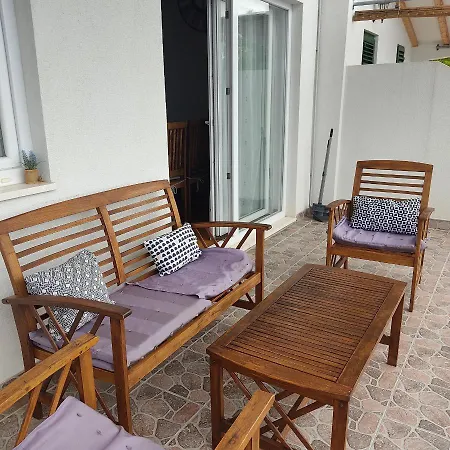 Apartmani Mira Brela-3