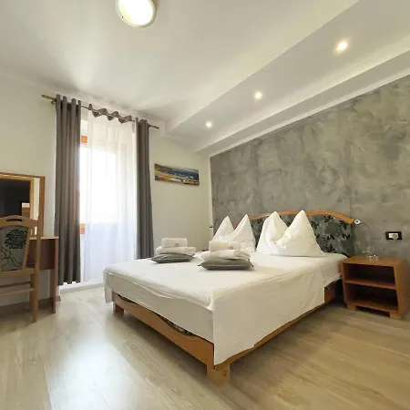 Rooms Valentino-3