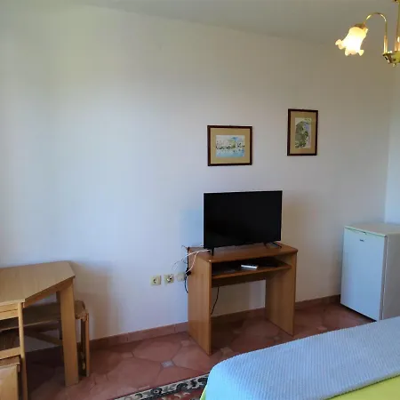 Rooms Oli - 20M From The Beach-2