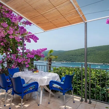 Novo Renovirani Apartman Blizu Centra I Mora-2