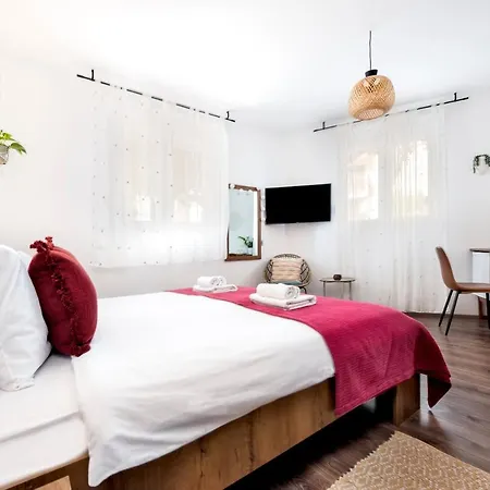 Bed&Breakfast Bohemian-3