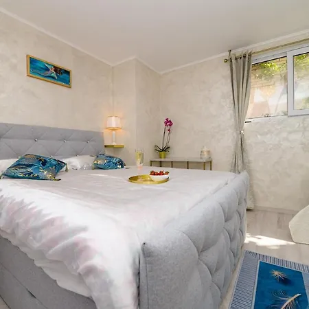 Apartments Delfin-3