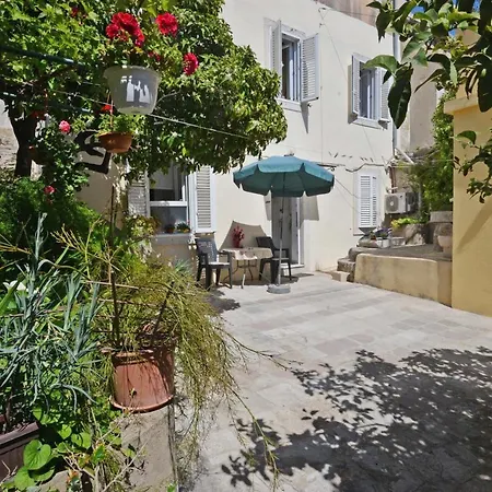 Guesthouse Manda-2