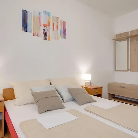 Rooms Marijana Obrovac-3