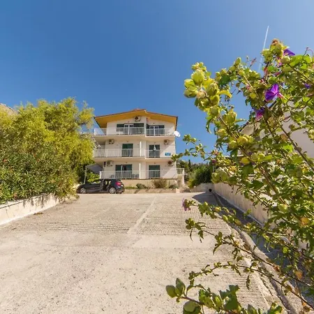 Apartments Slavena-2