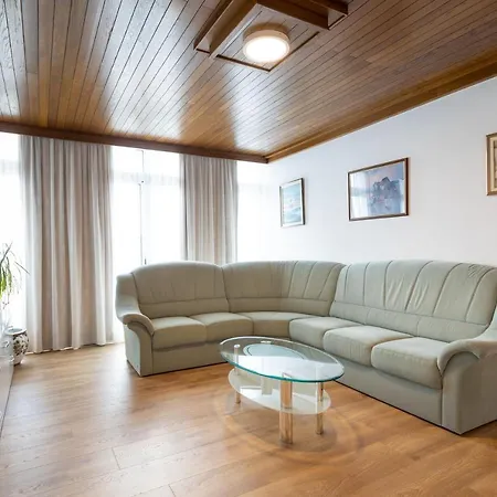 Family Apartments - Guesthouse Vranjes-2