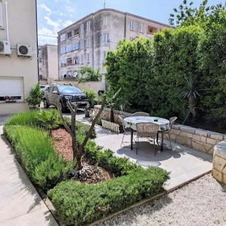 Faveria Apartments Amphitheater With Free Parking-3