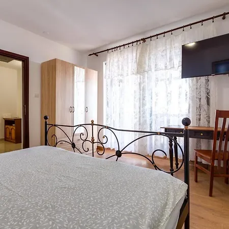 Apartments Sabina, Mali Losinj-2