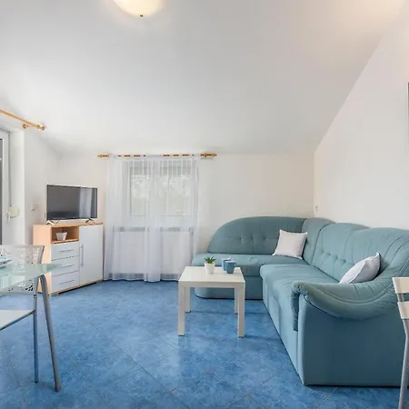 Maja Apartment 2-3