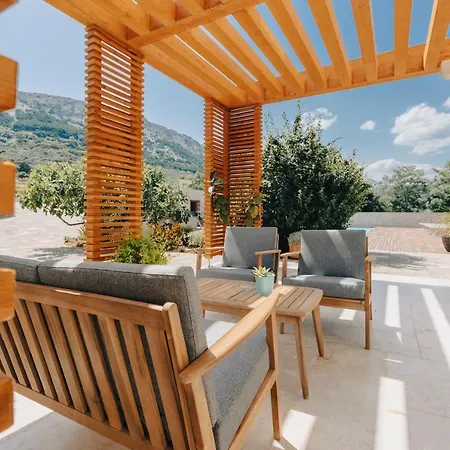 Vila Iris Baska-2