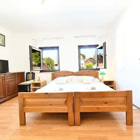 Guest House Vuceta-2