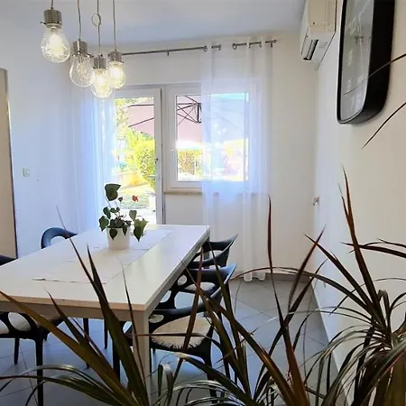 Apartments Cvek 2-2