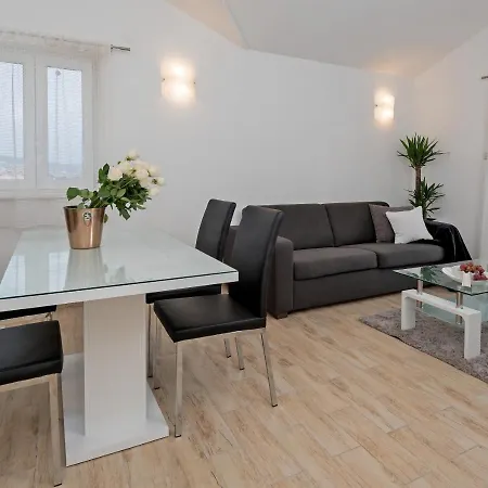 Apartments And Rooms With Parking Space Rogoznica - 10339-3