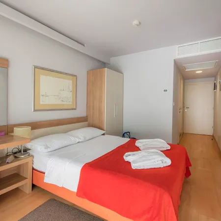 Hotel Aurora-2